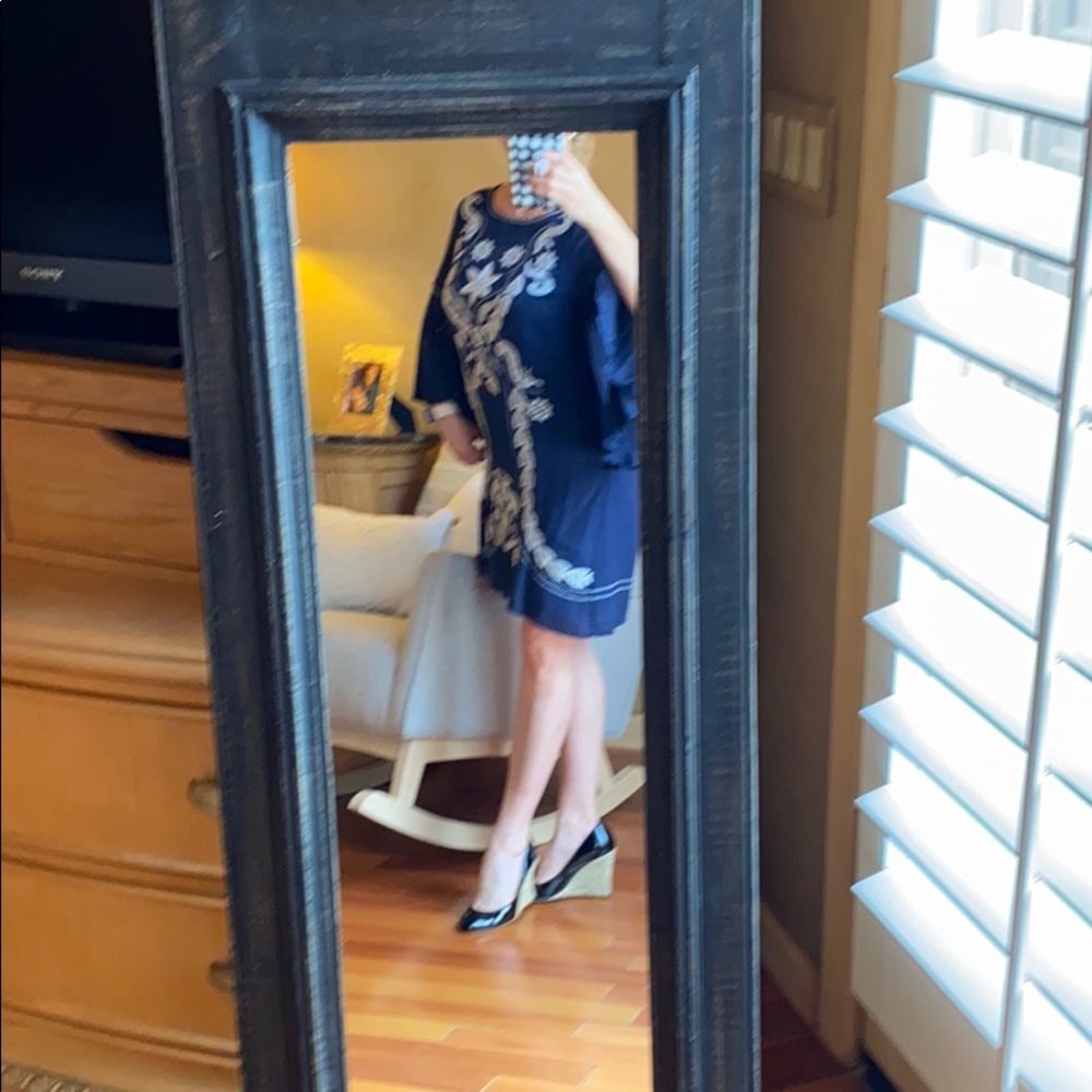 Navy Flutter Sleeve with White Flower Detail - Picture 3 of 5